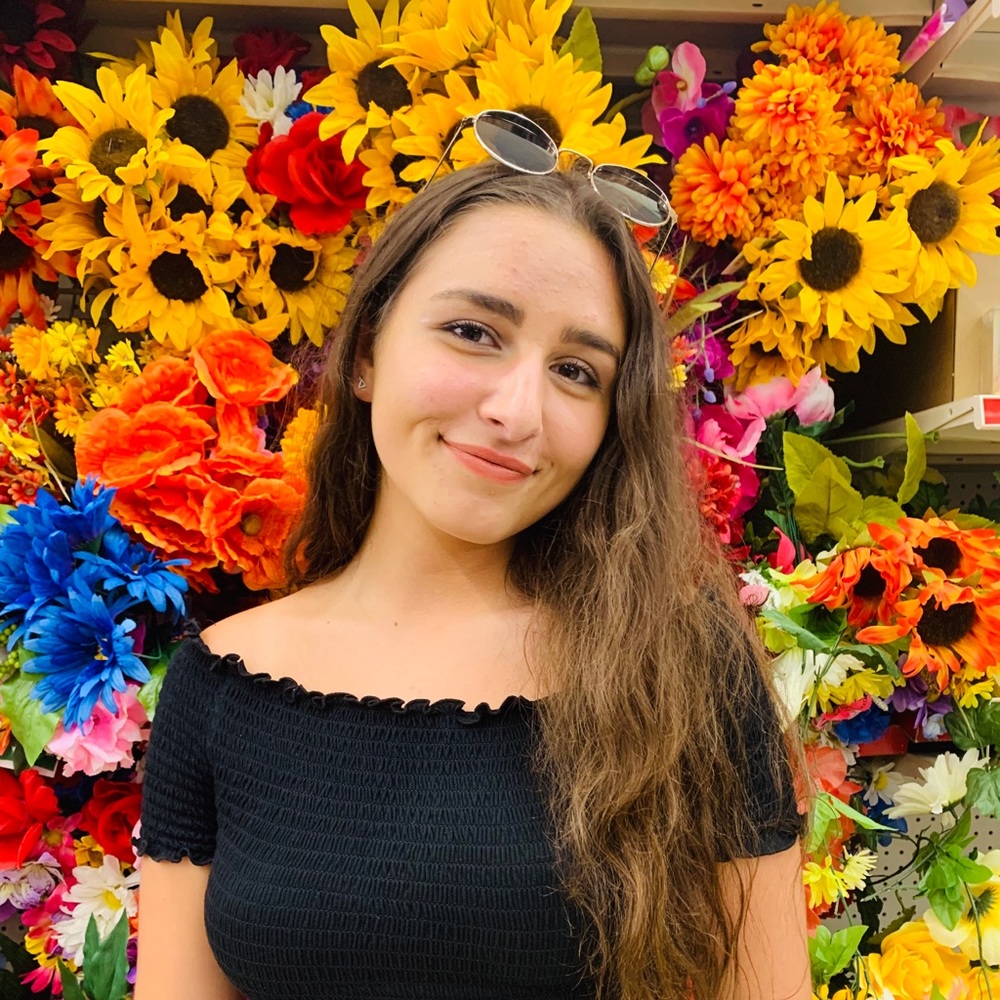 Meet your Posher, Danielle